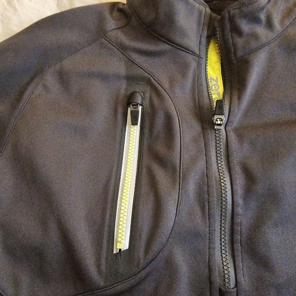 It's a classic, it's in  fantastic shape and it's ready for a new home, just in - Picture 4 of 5